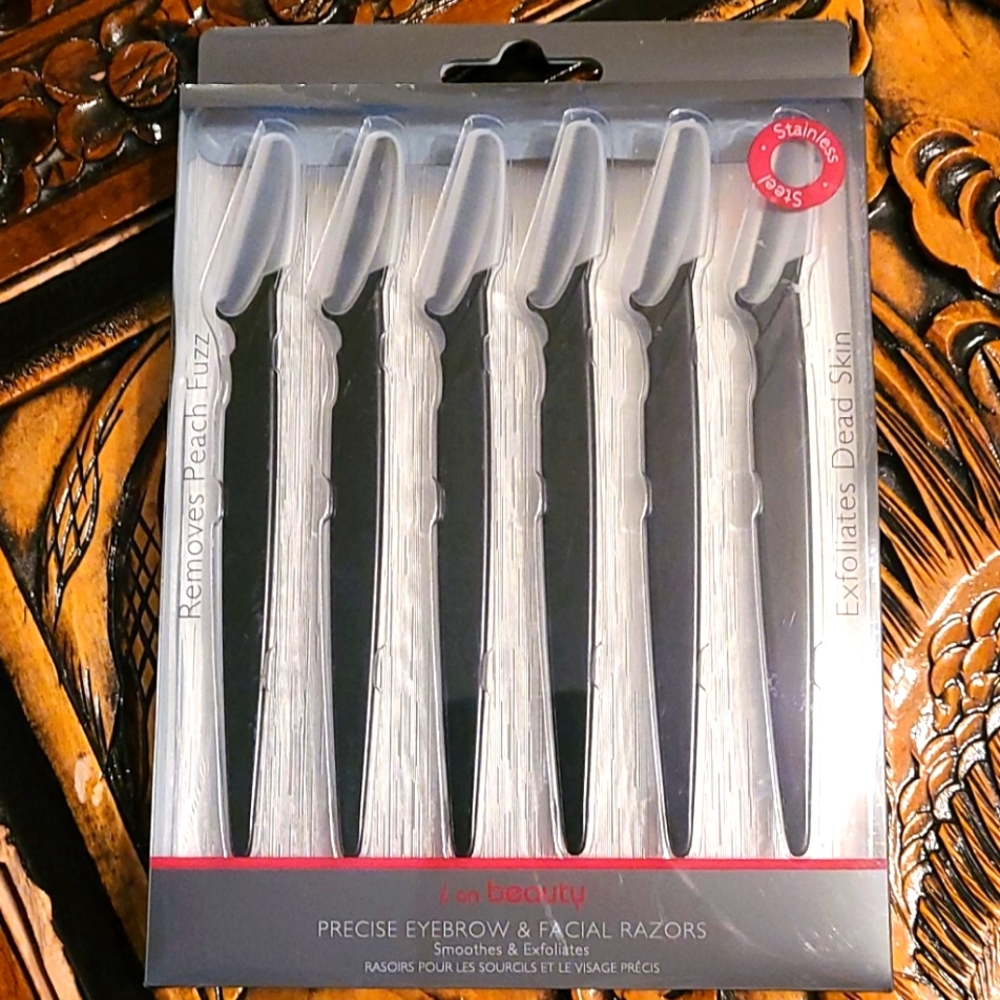 Eyebrow & Facial Razors